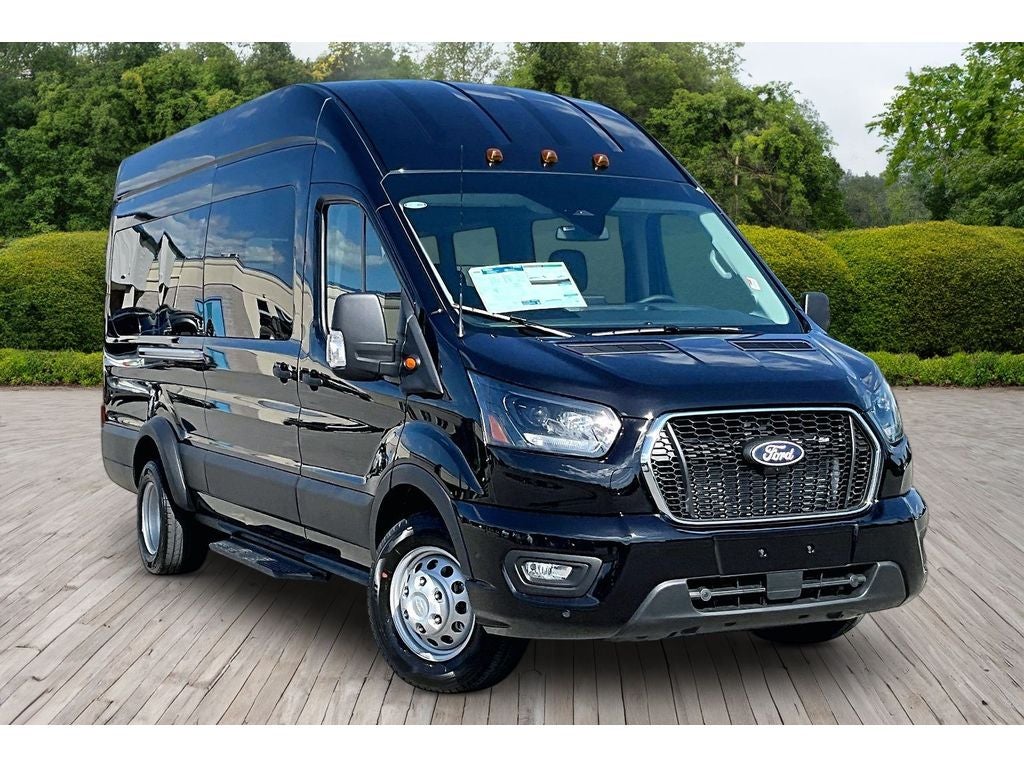 2026 Ford Transit Wagon XLT