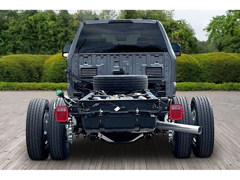 2026 Ford F-550 LARIAT