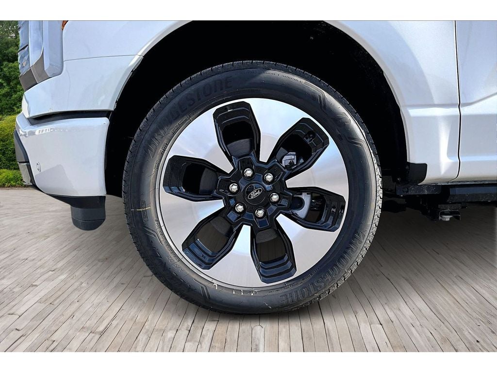 2025 Ford F-150 Lightning Platinum