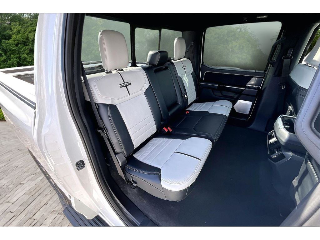 2025 Ford F-150 Lightning Platinum