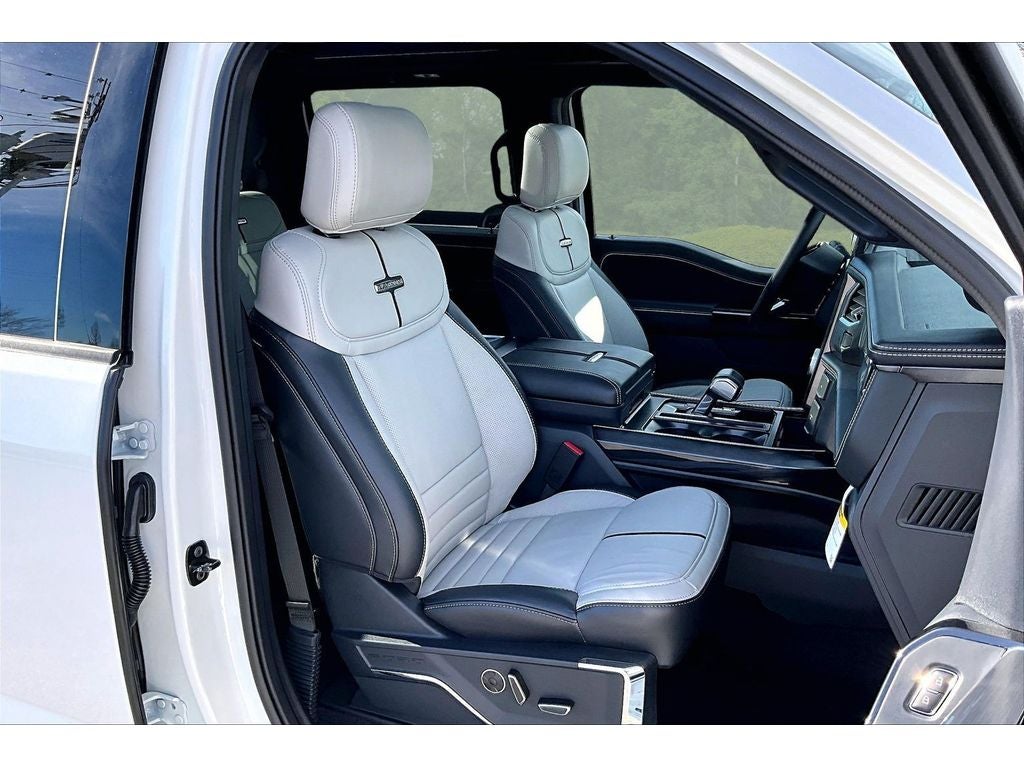 2025 Ford F-150 Lightning Platinum