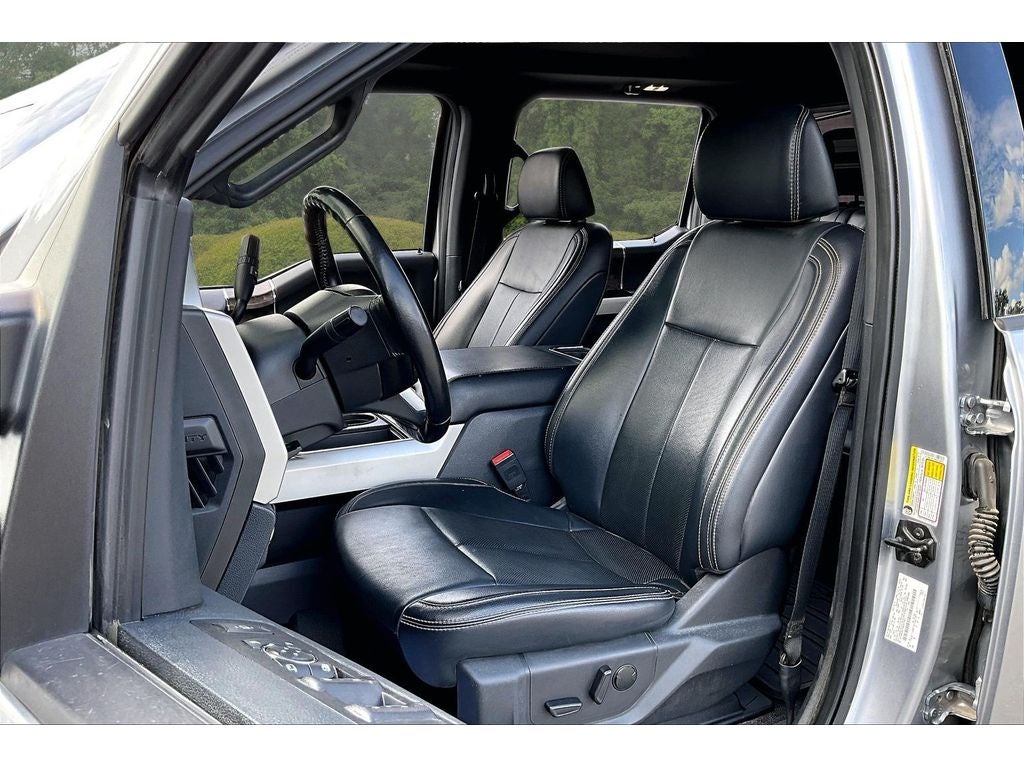 2022 Ford F-350 LARIAT