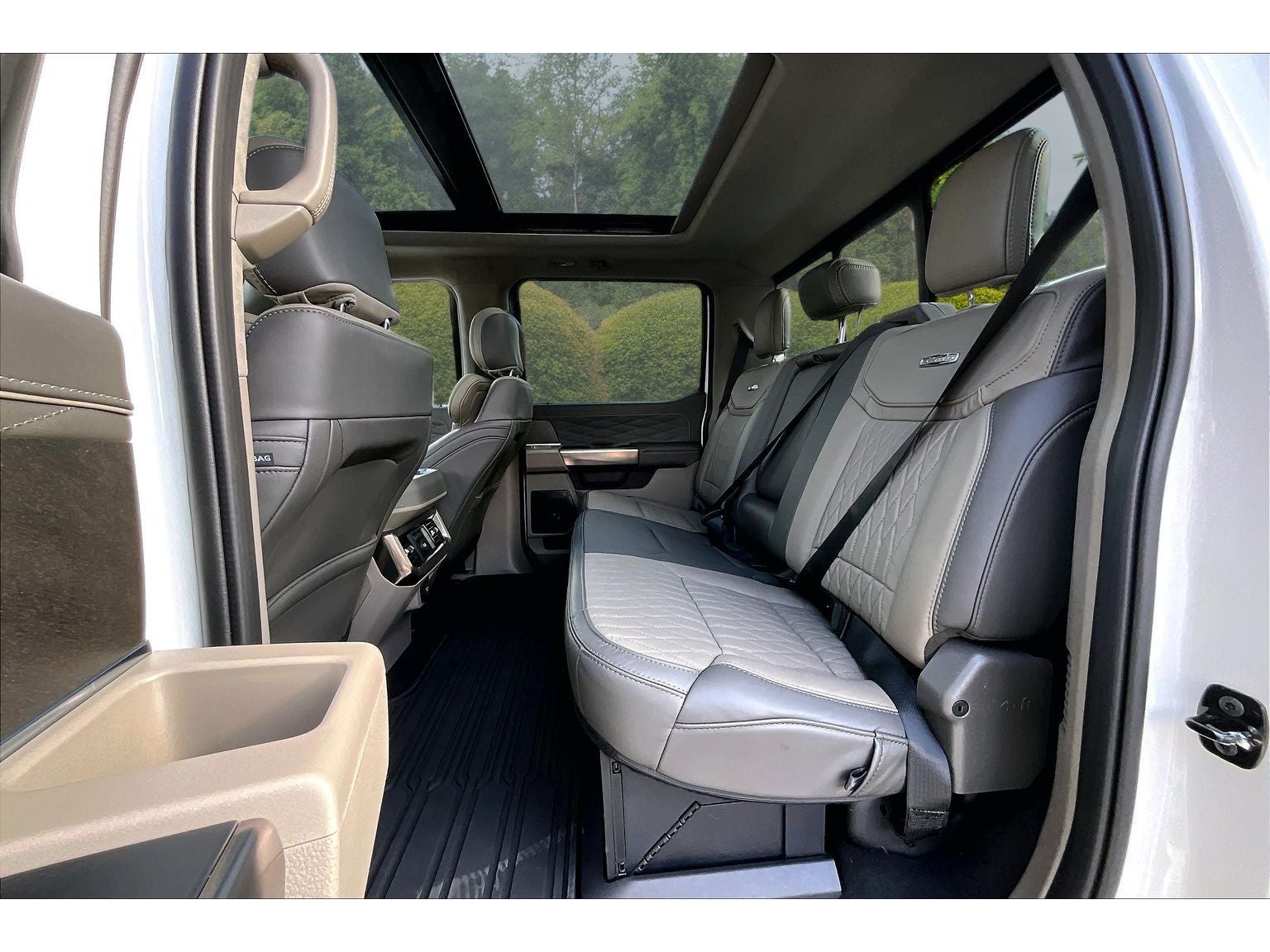2027 Ford F-450 Platinum