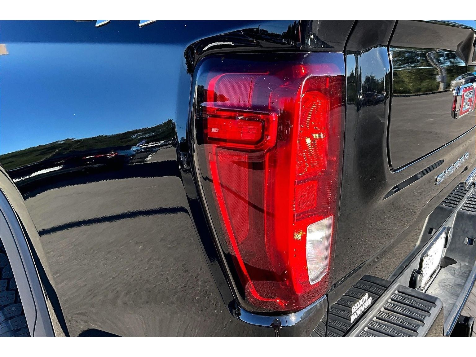 2025 GMC Sierra Elevation