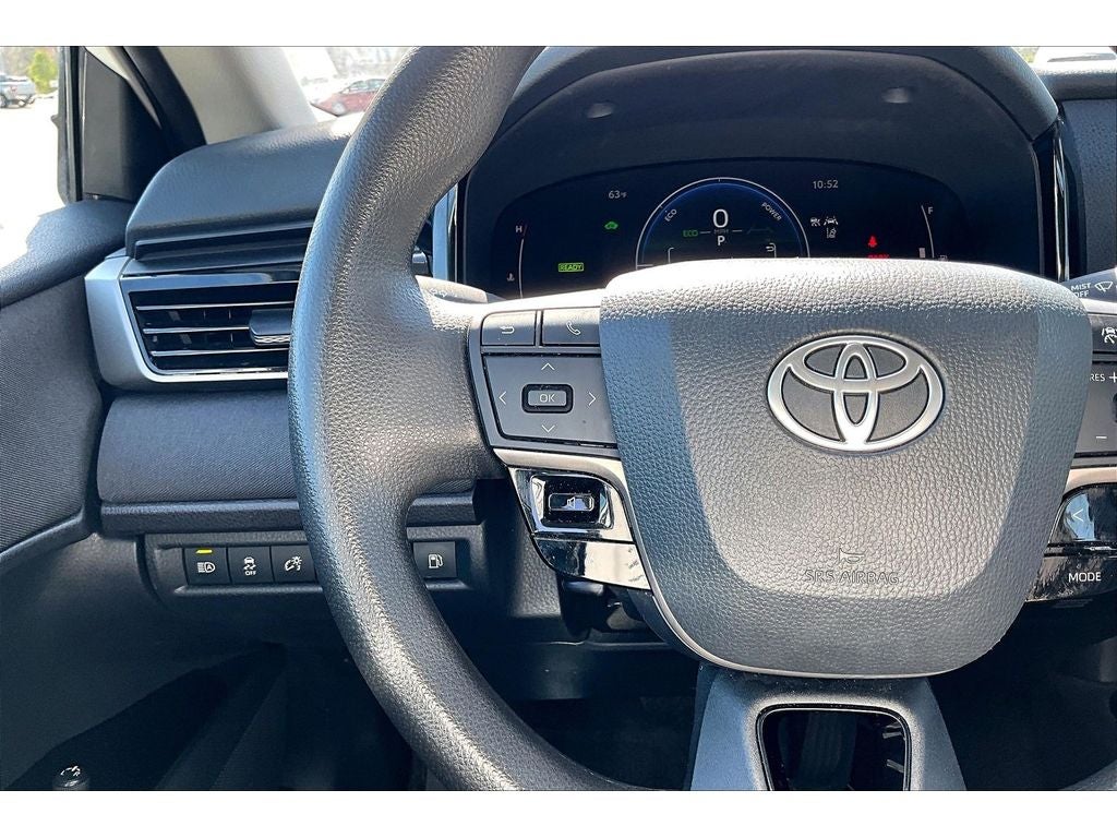 2025 Toyota Camry Hybrid LE