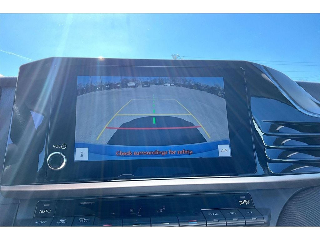 2025 Toyota Camry Hybrid LE