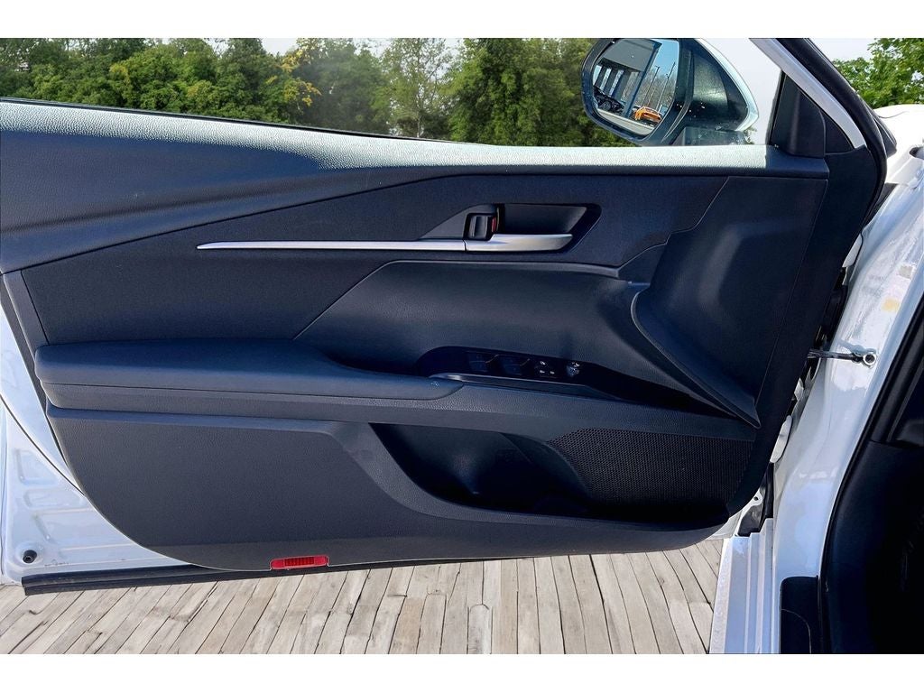 2025 Toyota Camry Hybrid LE