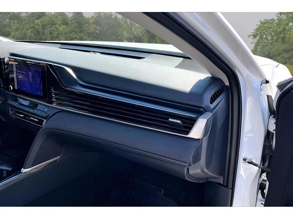 2025 Toyota Camry Hybrid LE