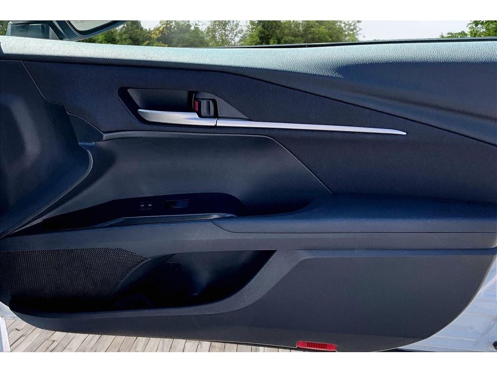 2025 Toyota Camry Hybrid LE