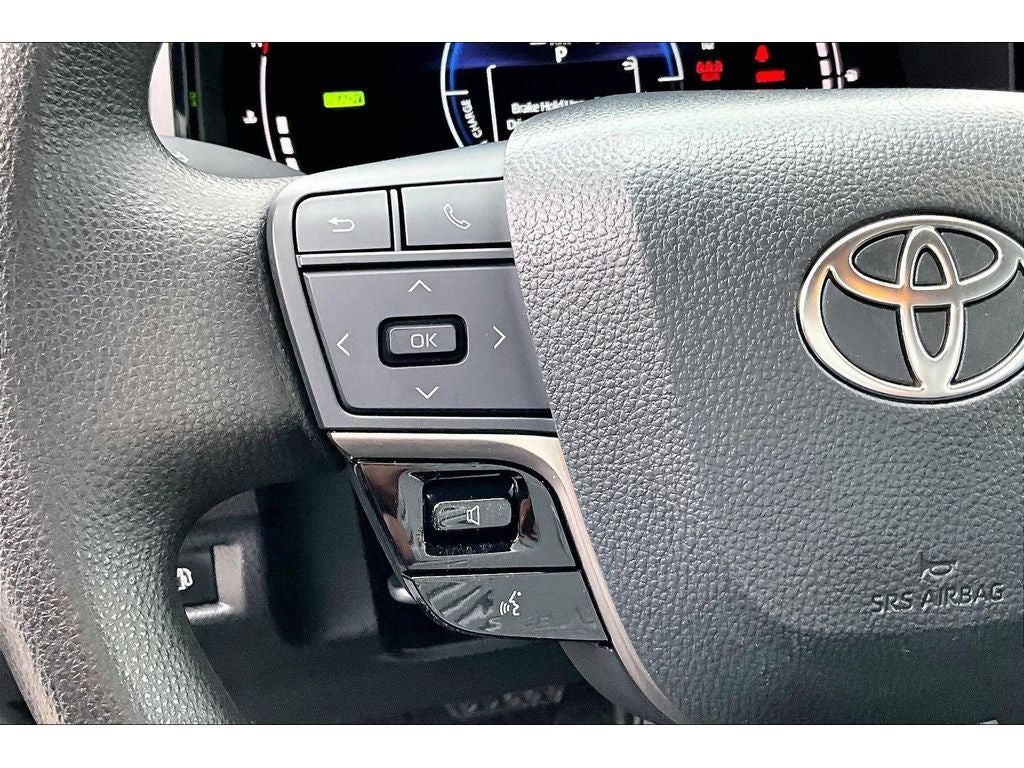 2025 Toyota Camry Hybrid LE