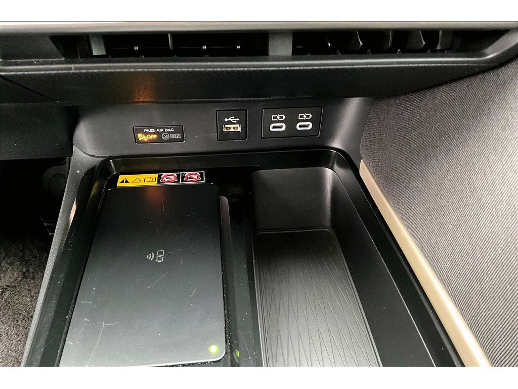 2025 Toyota Camry Hybrid LE