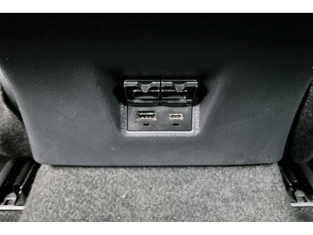 2025 Toyota Camry Hybrid LE