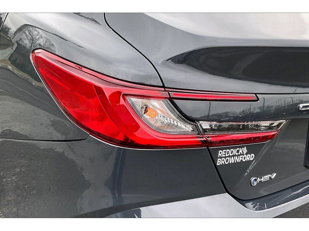 2025 Toyota Camry Hybrid LE