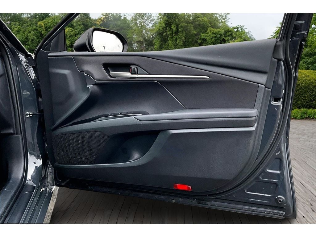 2025 Toyota Camry Hybrid LE