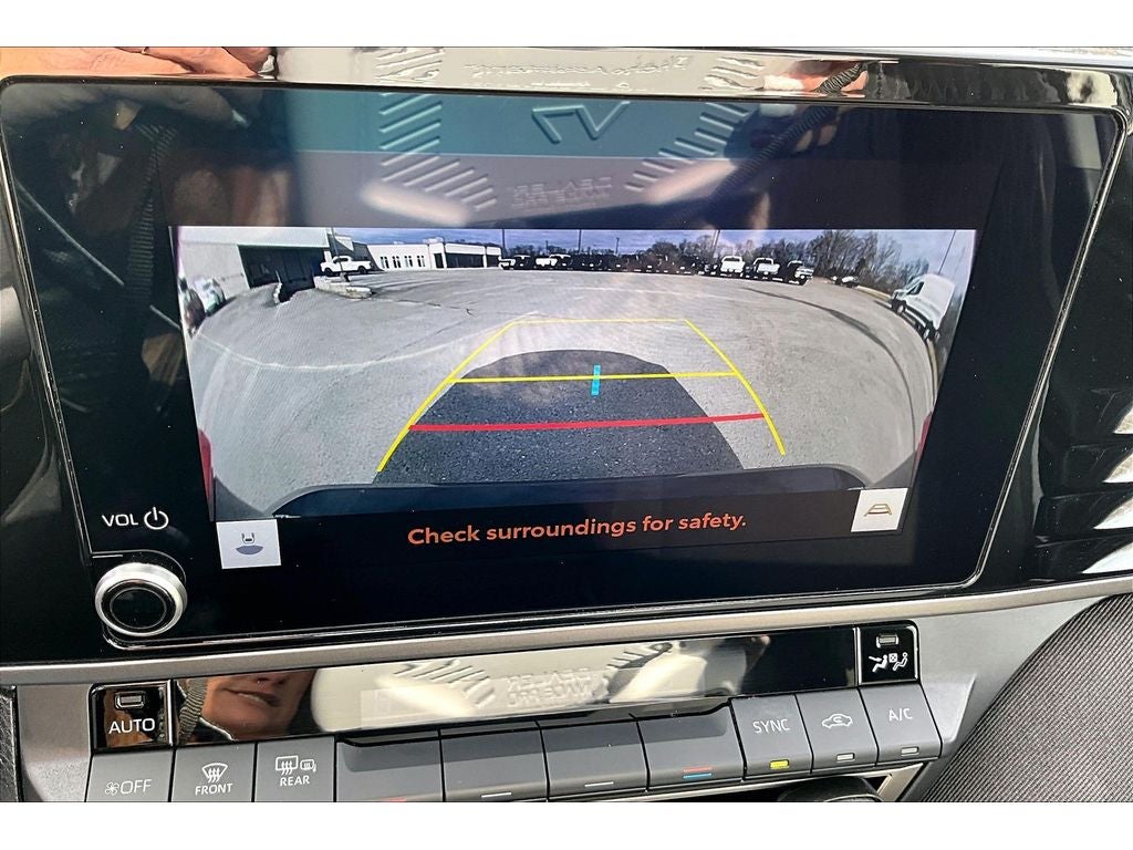 2025 Toyota Camry Hybrid LE