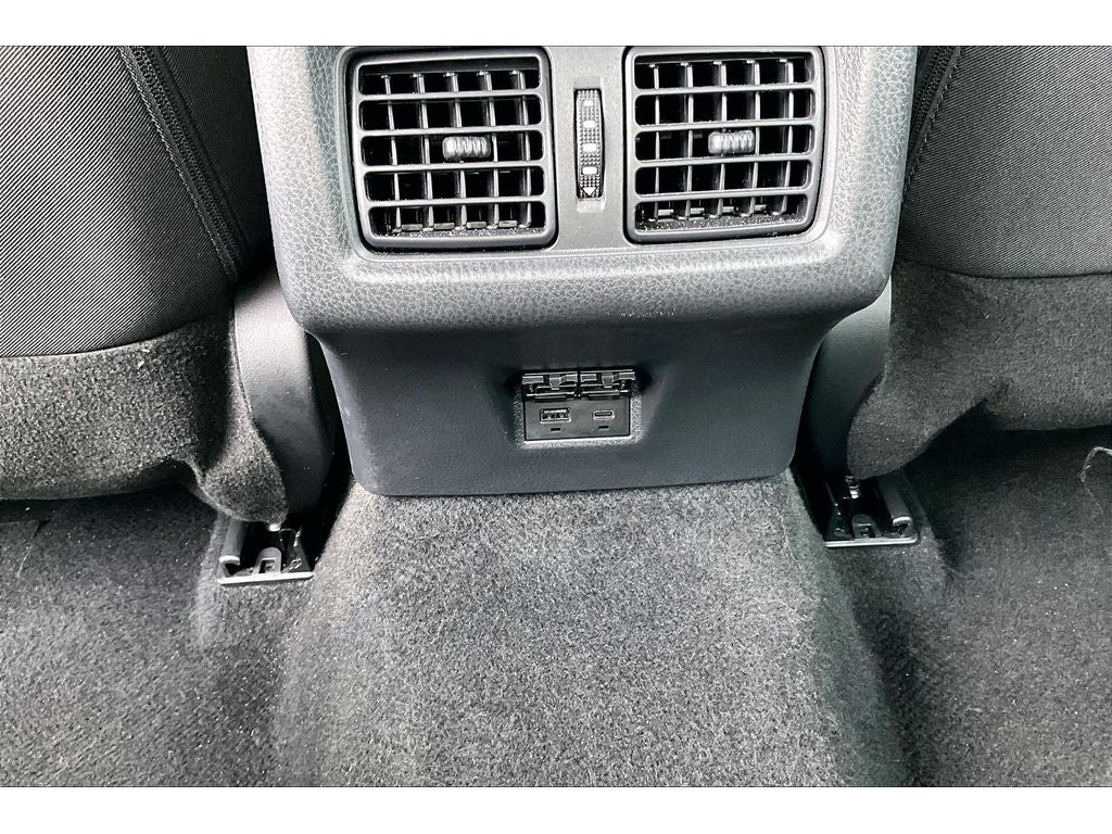 2025 Toyota Camry Hybrid LE