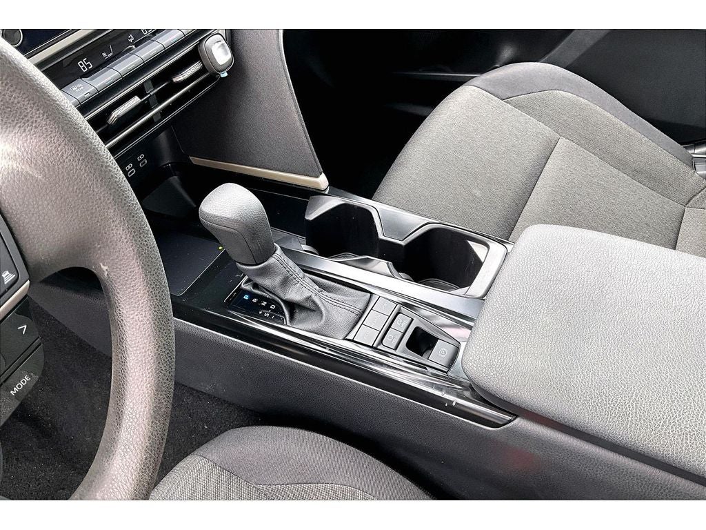 2025 Toyota Camry Hybrid LE