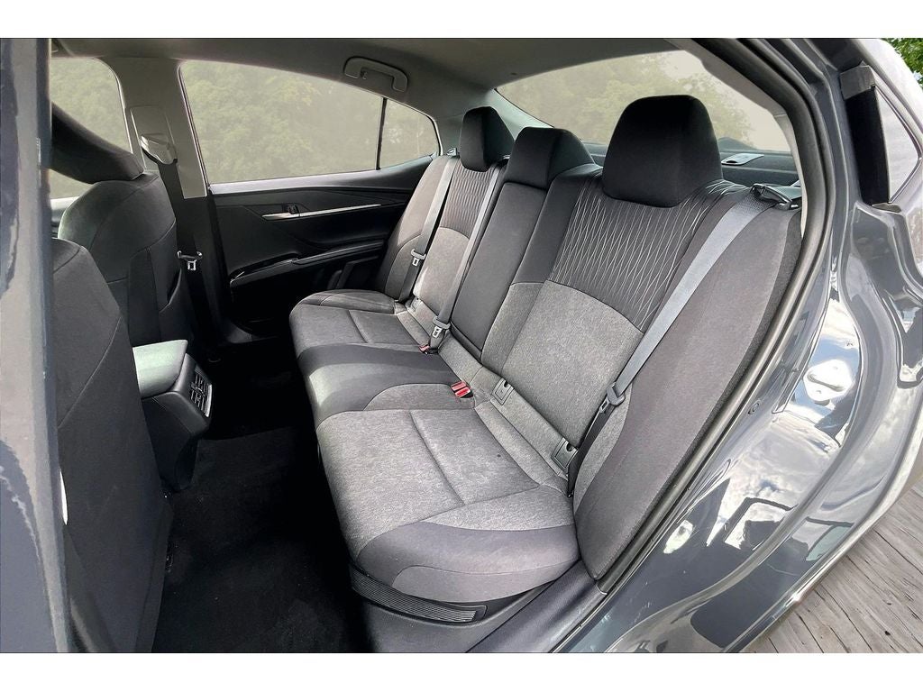 2025 Toyota Camry Hybrid LE