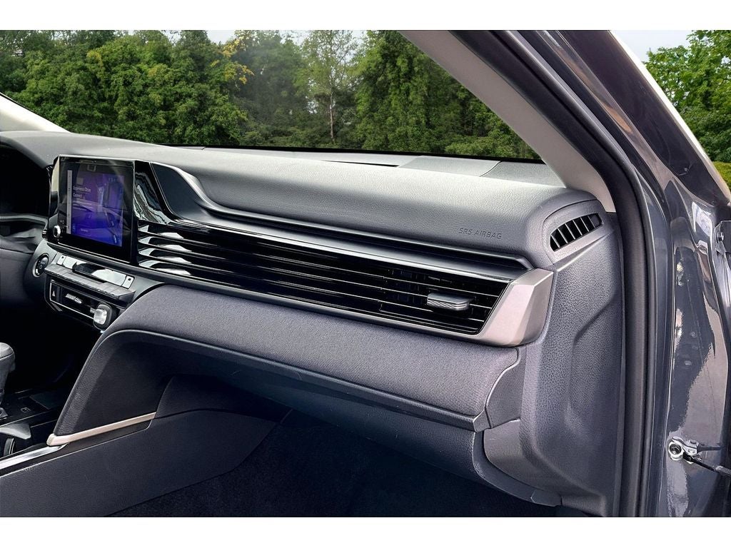 2025 Toyota Camry Hybrid LE