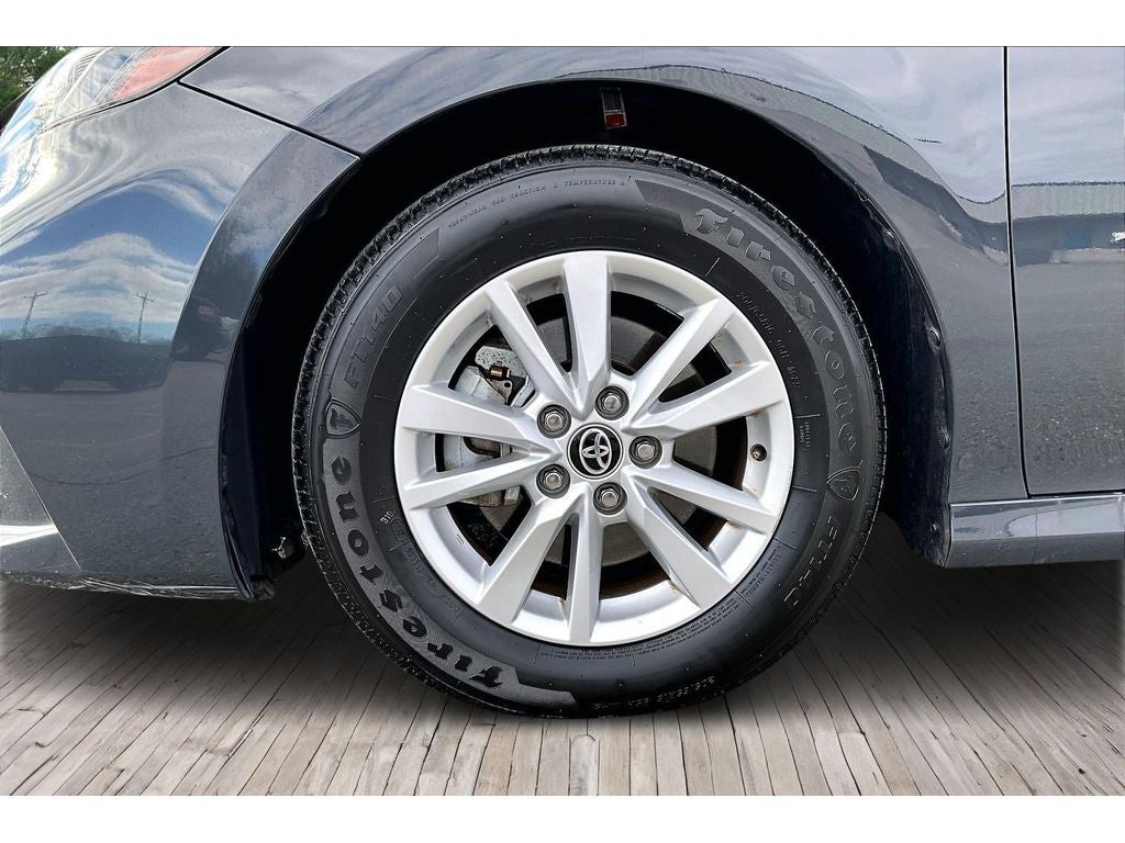 2025 Toyota Camry Hybrid LE