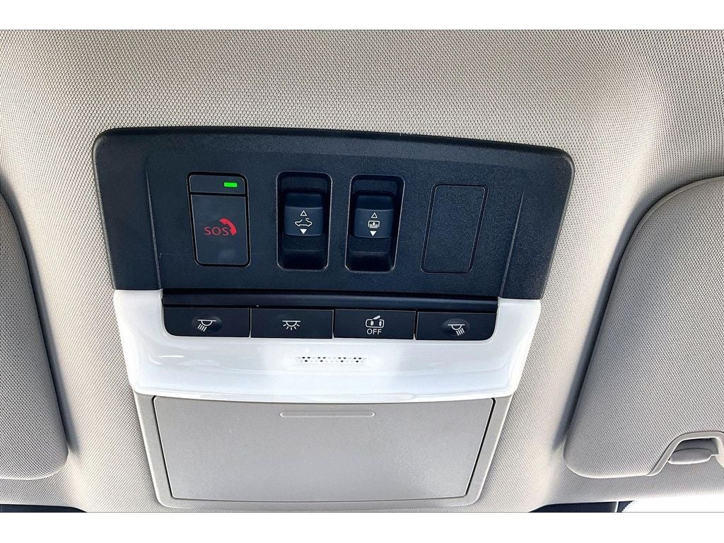 2025 Nissan Pathfinder SV