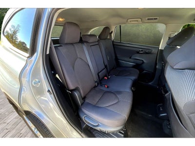 2024 Toyota Highlander LE