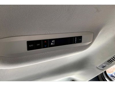 2025 Toyota Sienna LE