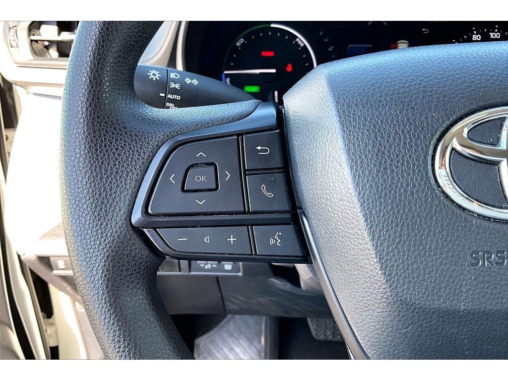 2025 Toyota Sienna LE