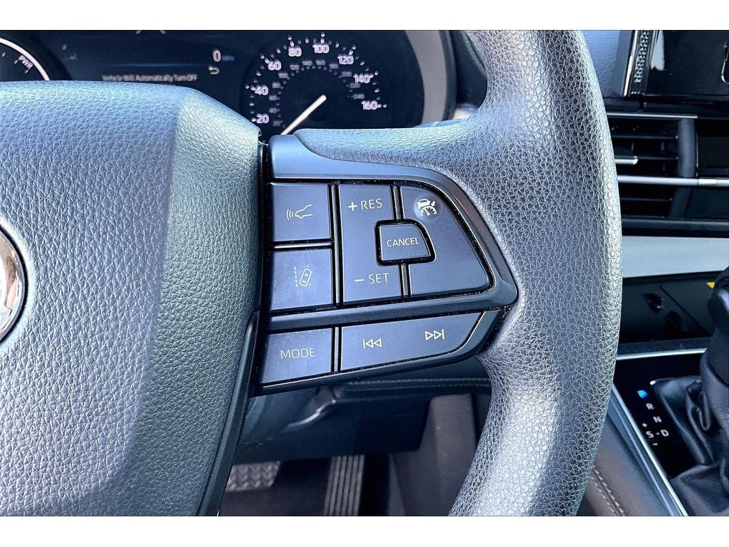 2025 Toyota Sienna LE