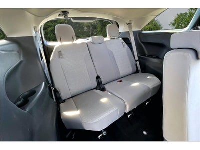 2025 Toyota Sienna LE