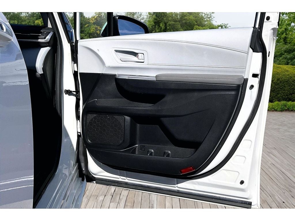 2025 Toyota Sienna LE