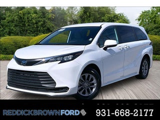 2025 Toyota Sienna LE