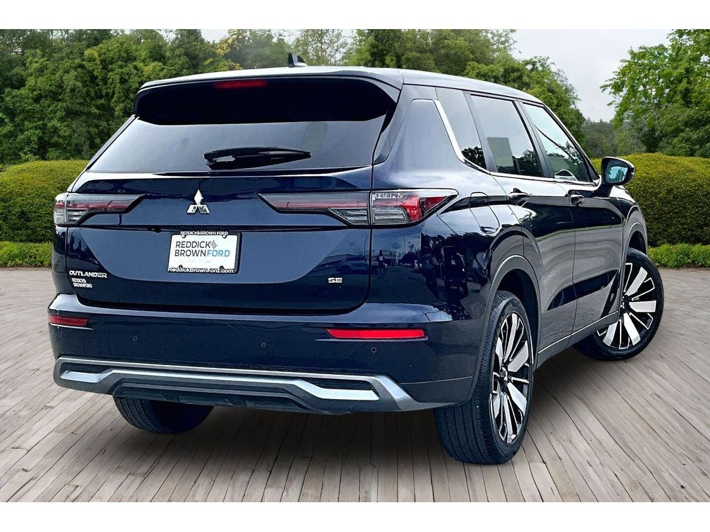 2025 Mitsubishi Outlander SE