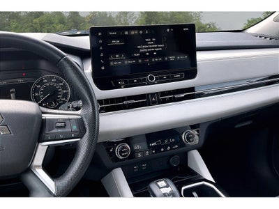 2025 Mitsubishi Outlander SE