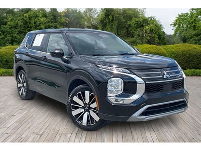 2025 Mitsubishi Outlander SE