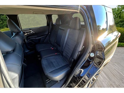 2024 Mitsubishi Outlander Base