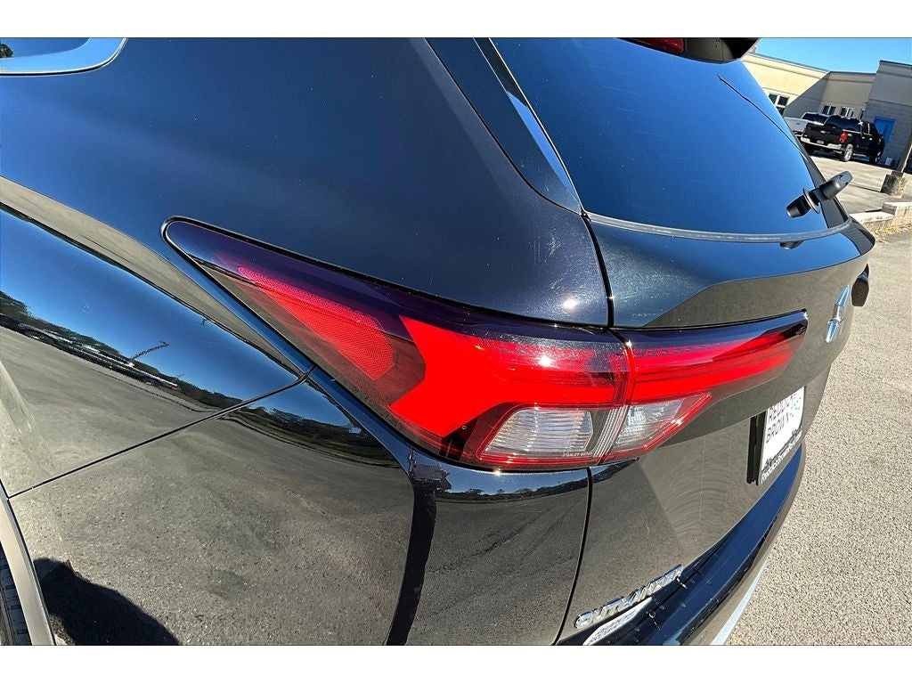 2024 Mitsubishi Outlander Base