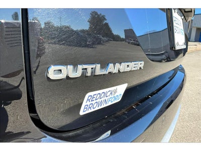 2024 Mitsubishi Outlander Base