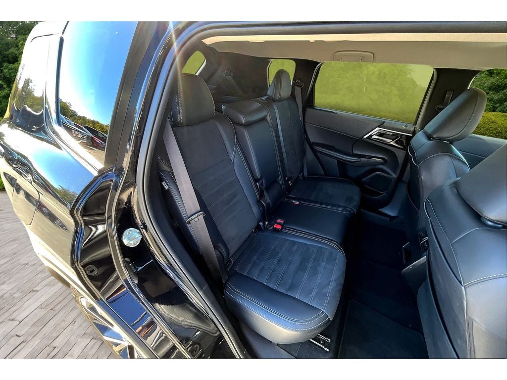 2024 Mitsubishi Outlander Base