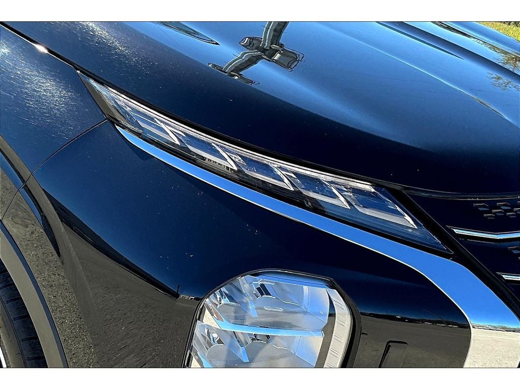 2024 Mitsubishi Outlander Base