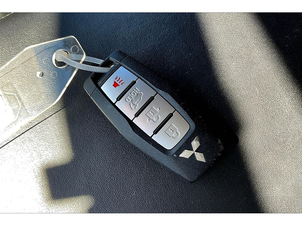 2024 Mitsubishi Outlander Base