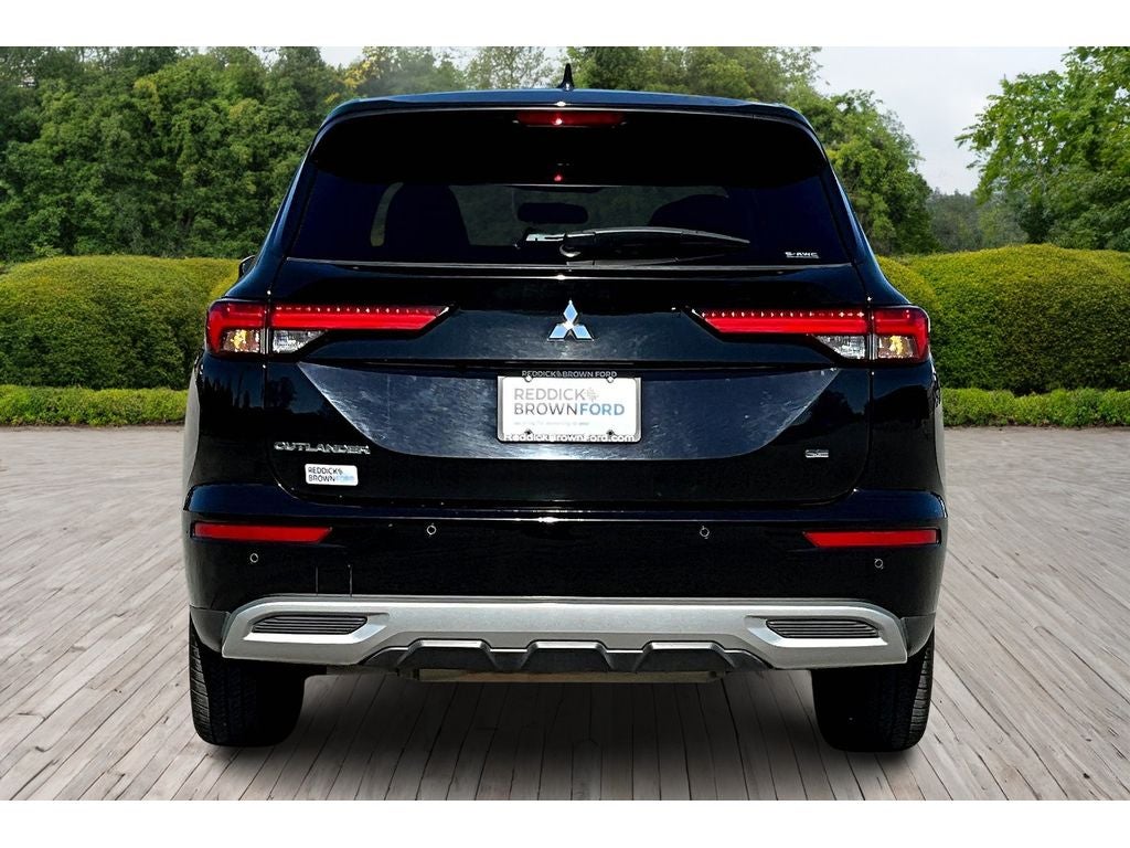2024 Mitsubishi Outlander Base