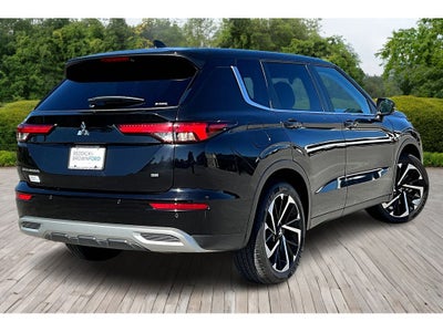 2024 Mitsubishi Outlander Base