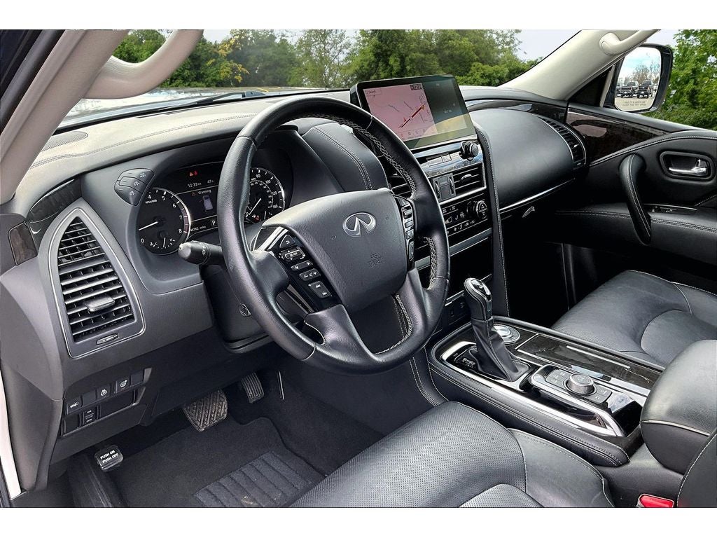 2024 INFINITI QX80 LUXE