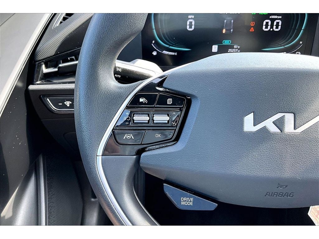 2025 Kia Niro LX